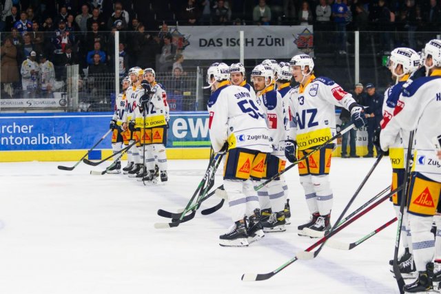 Photo hockey match Zürich - Zug le 25/04/2022
