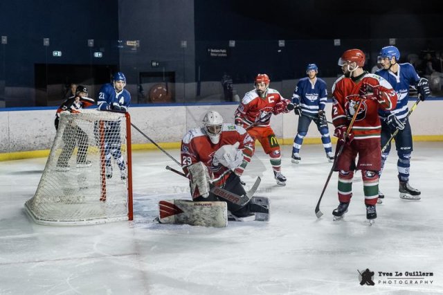 Photo hockey match Paris (FV) - Courbevoie  le 01/10/2022
