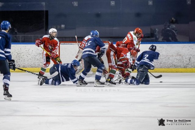 Photo hockey match Paris (FV) - Courbevoie  le 01/10/2022