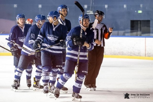 Photo hockey match Paris (FV) - Courbevoie  le 01/10/2022