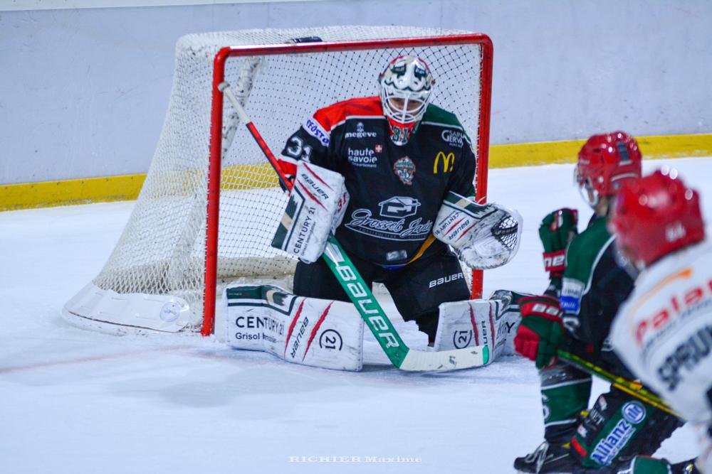 Mont-Blanc 2 - 1 Cholet 