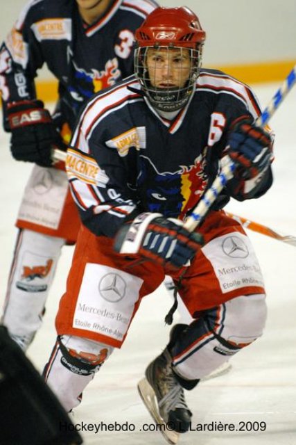 Photo hockey reportage Grenoble s'incline d'un but , 5 à 6 