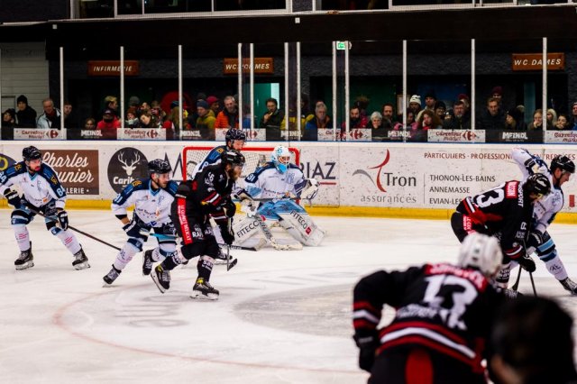 Photo hockey match Morzine-Avoriaz - Tours  le 21/12/2022