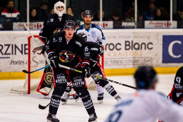 Photo hockey match Morzine-Avoriaz - Tours  le 21/12/2022