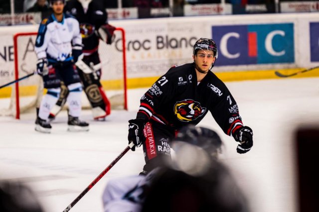 Photo hockey match Morzine-Avoriaz - Tours  le 21/12/2022