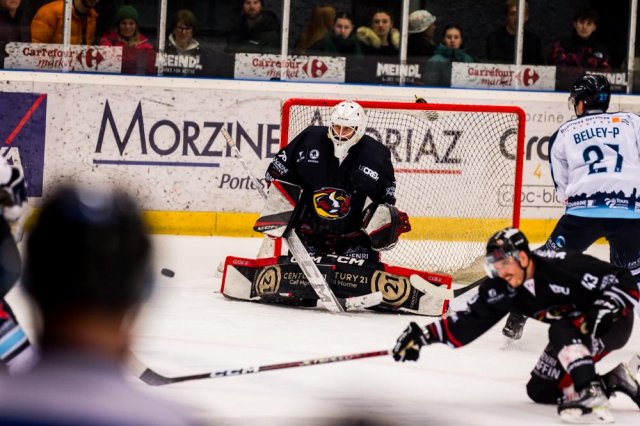 Photo hockey match Morzine-Avoriaz - Tours  le 21/12/2022