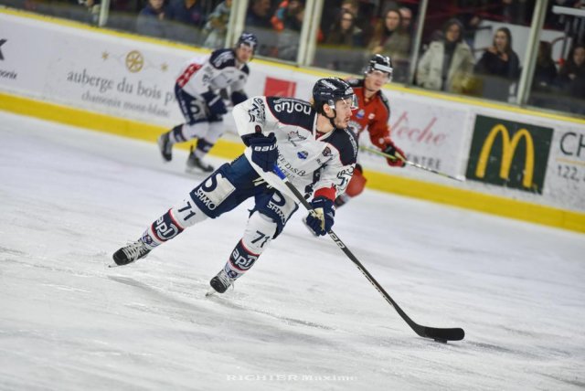 Photo hockey match Chamonix  - Angers  le 27/12/2022