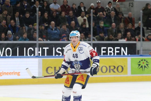 Photo hockey match Zürich - Zug le 26/02/2023