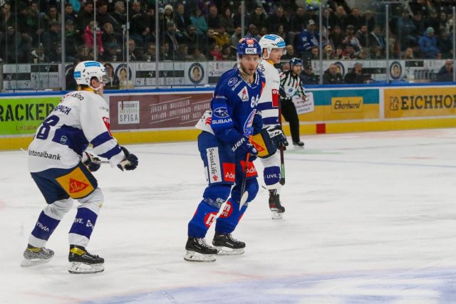 Photo hockey match Zürich - Zug le 26/02/2023
