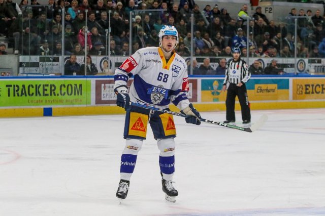 Photo hockey match Zürich - Zug le 26/02/2023