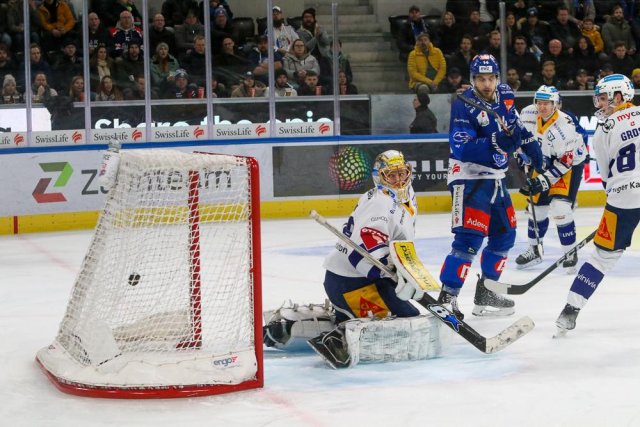 Photo hockey match Zürich - Zug le 26/02/2023