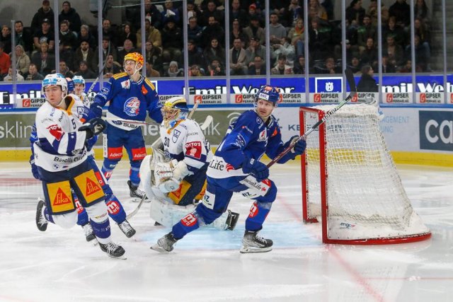 Photo hockey match Zürich - Zug le 26/02/2023