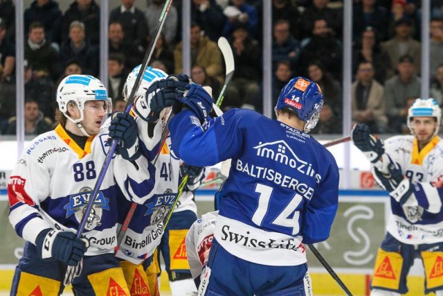 Photo hockey match Zürich - Zug le 26/02/2023