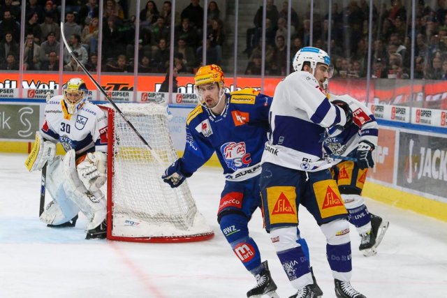 Photo hockey match Zürich - Zug le 26/02/2023
