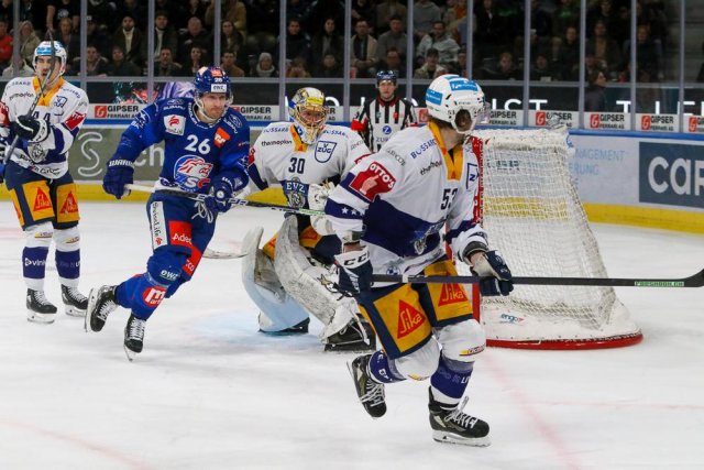 Photo hockey match Zürich - Zug le 26/02/2023