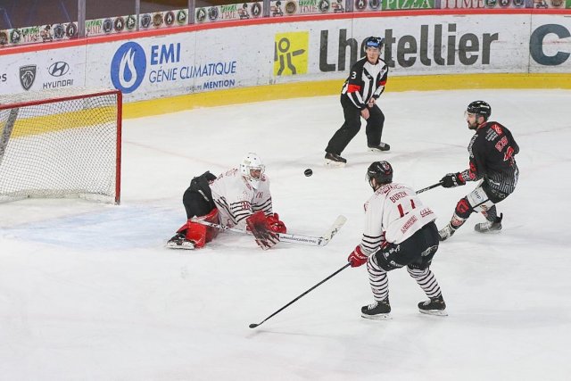 Photo hockey match Amiens  - Briançon  le 03/03/2023