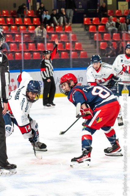 Photo hockey reportage U20 Grenoble file en finale avec facilité