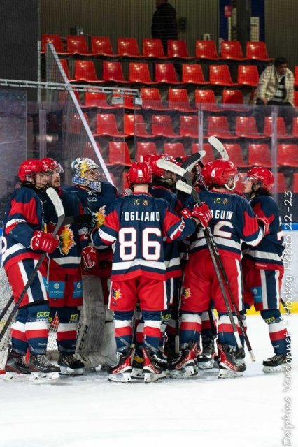 Photo hockey reportage U20 Grenoble file en finale avec facilité