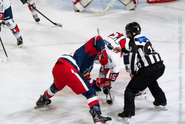 Photo hockey reportage U20 Grenoble file en finale avec facilité