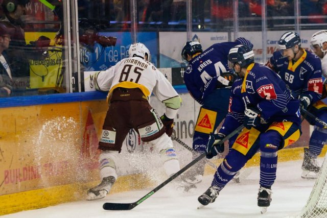 Photo hockey match Zug - Genève le 02/04/2023