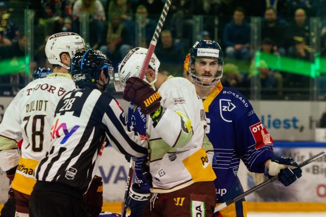 Photo hockey match Zug - Genève le 02/04/2023