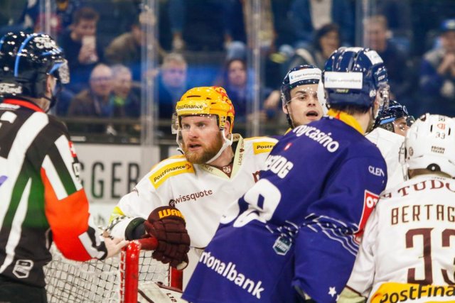 Photo hockey match Zug - Genève le 02/04/2023
