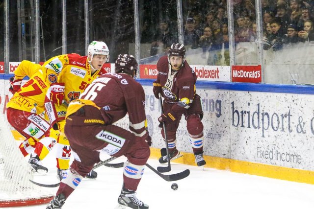 Photo hockey match Genève - Bienne le 15/04/2023