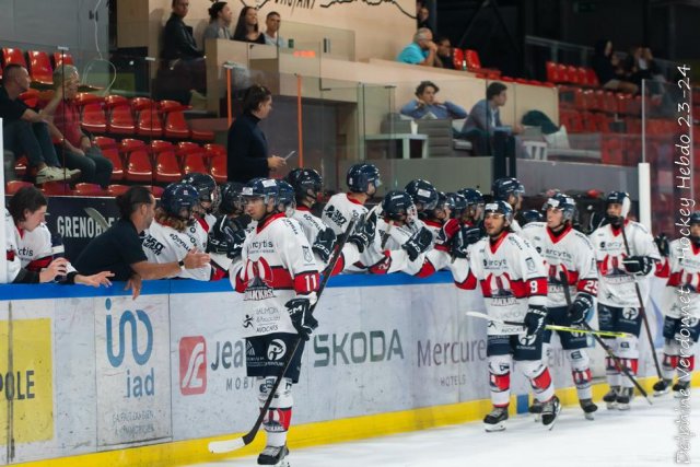 Photo hockey reportage U20 Grenoble démarre parfaitement la saison