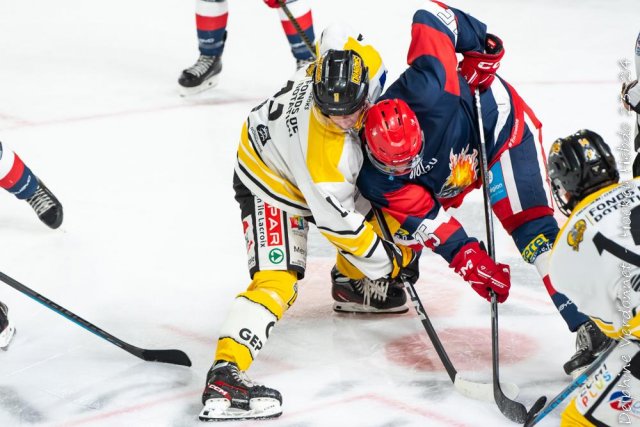 Photo hockey reportage U20 - Grenoble déroule face à Rouen