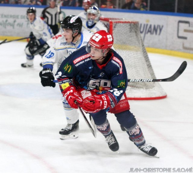 Photo hockey reportage TELH : Le champion n'a pas dit son dernier mot