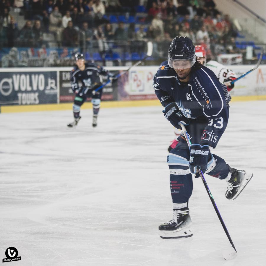 Tours  2 - 3 Cholet 