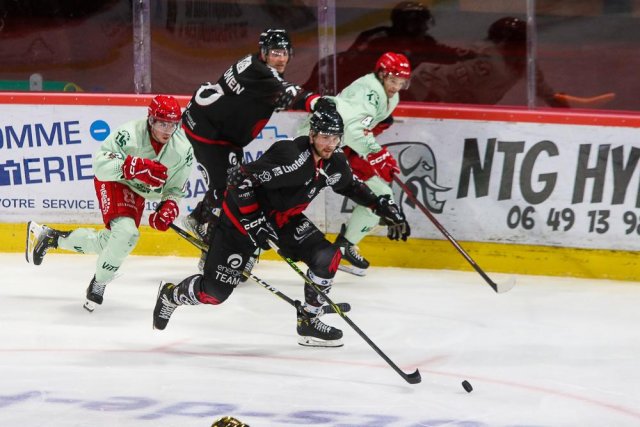 Photo hockey match Amiens  - Cergy-Pontoise le 13/10/2023