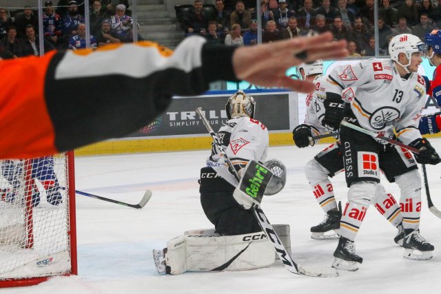 Photo hockey match Zürich - Lugano le 27/10/2023