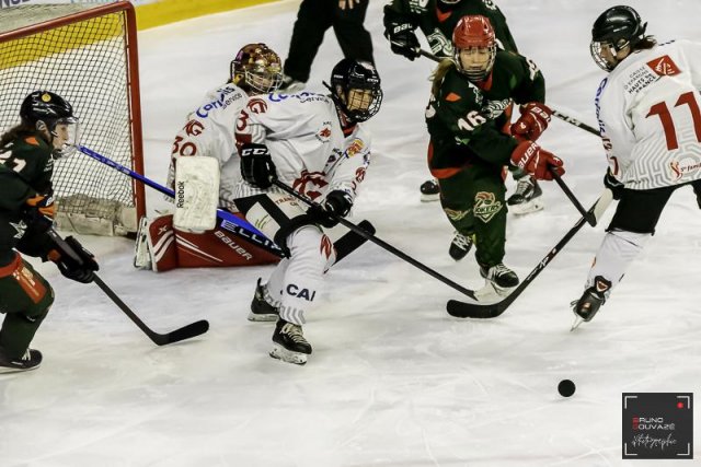 Photo hockey match Cergy-Pontoise / Féminin - Amiens / Féminin le 11/11/2023