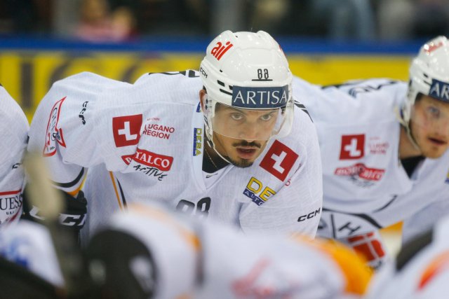Photo hockey match Genève - Lugano le 17/11/2023