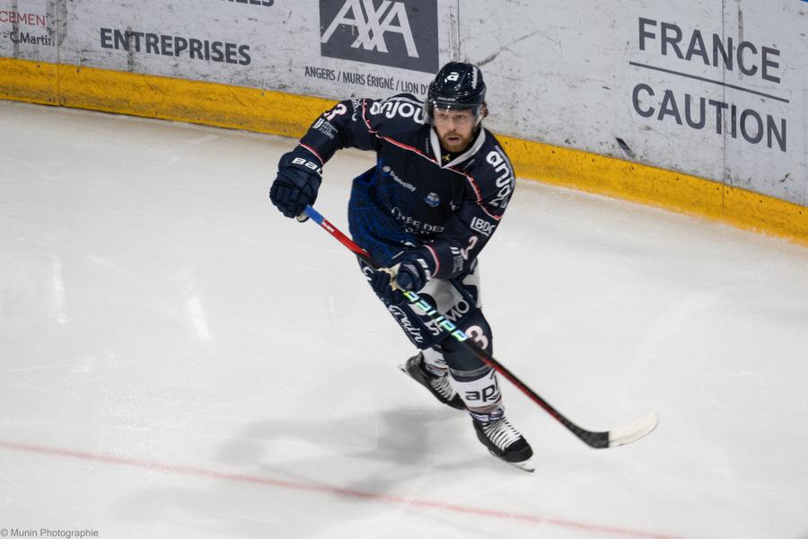 Angers  3 - 0 Marseille