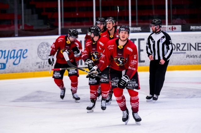 Photo hockey match Morzine-Avoriaz - Tours  le 02/12/2023