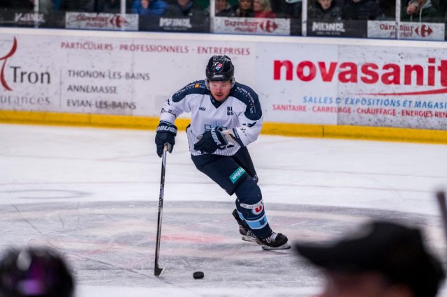 Photo hockey match Morzine-Avoriaz - Tours  le 02/12/2023