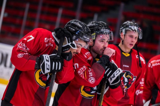 Photo hockey match Morzine-Avoriaz - Tours  le 02/12/2023