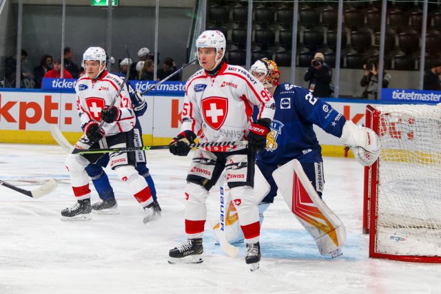 Photo hockey match Switzerland - Finland le 17/12/2023