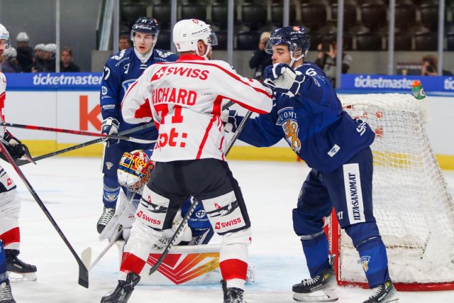 Photo hockey match Switzerland - Finland le 17/12/2023