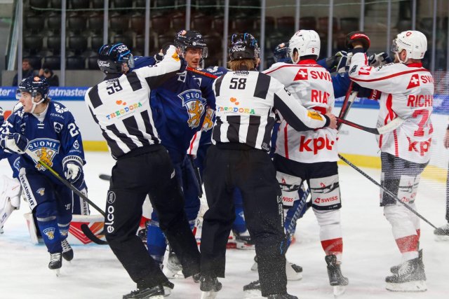 Photo hockey match Switzerland - Finland le 17/12/2023