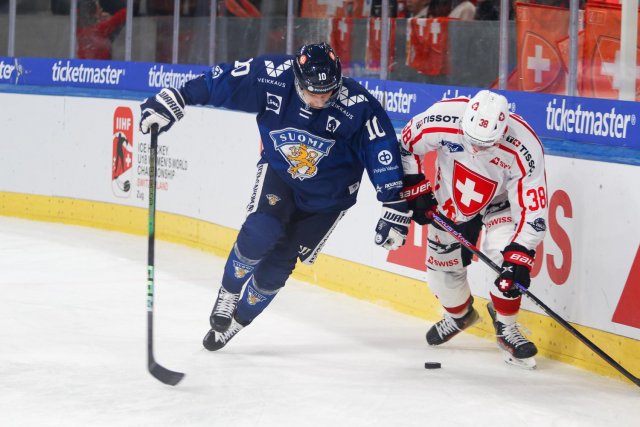 Photo hockey match Switzerland - Finland le 17/12/2023