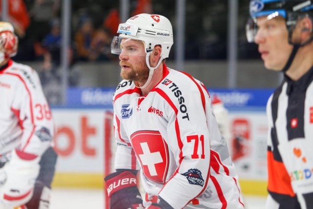 Photo hockey match Switzerland - Finland le 17/12/2023