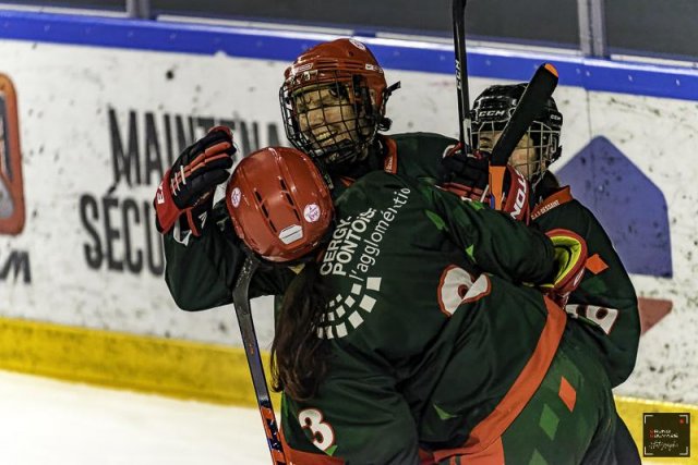 Photo hockey match Cergy-Pontoise / Féminin - Neuilly/Marne Féminin le 06/01/2024