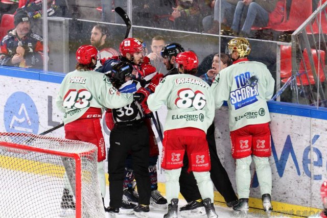 Photo hockey match Grenoble  - Cergy-Pontoise le 09/01/2024