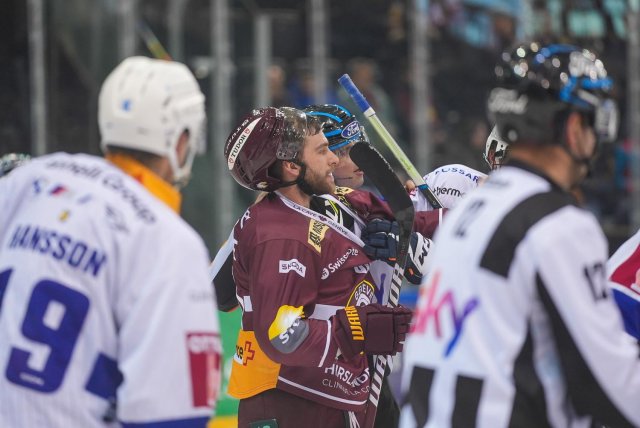 Photo hockey match Genève - Zug le 12/01/2024