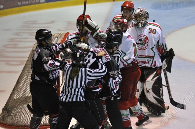 Photo hockey match Mulhouse - Courbevoie  le 10/10/2009