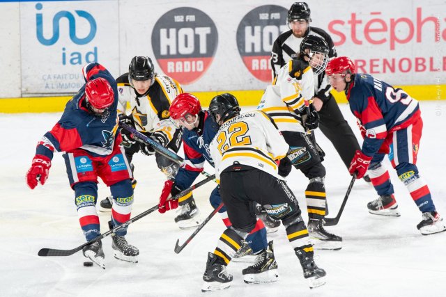 Photo hockey reportage U20 - Grenoble tout en maîtrise face à Strasbourg