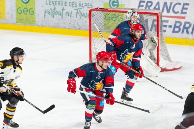 Photo hockey reportage U20 - Grenoble tout en maîtrise face à Strasbourg